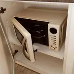 Happy Inn Just Studio, Self Check-In-24X7,Parking-In-The-Underground-Garage